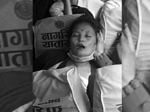 यात्राकै क्रममा बसमा एक महिलाको मृत्यु