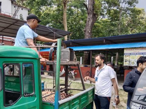 वराहक्षेत्रमा पशु पालक कृषकलाई च्याफ कटर (कुटी काट्‌ने) मेशिन 