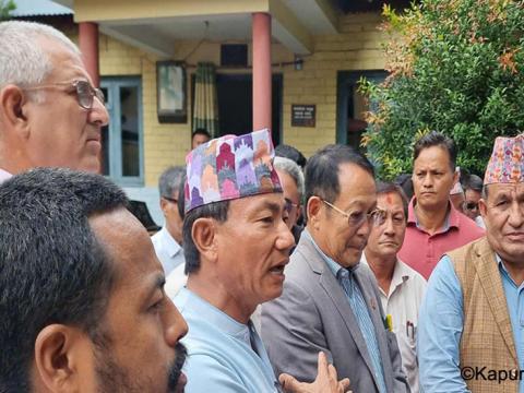 धरानमा आगजनी र तोडफोड गर्ने १३ जना विरुद्ध प्रहरीमा उजुरी, २ जनाले गरे आत्मसमर्पण  