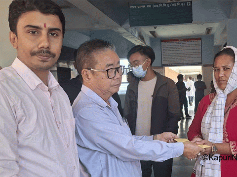 कपुरी न्युज अनलाइनद्वारा पत्रकार रण ध्वज लोहारको उपचारमा सहयोग