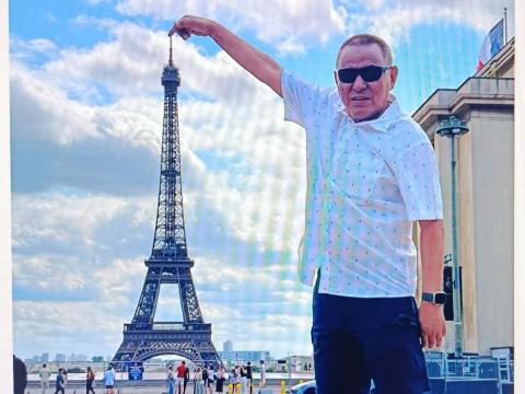 आइफेल टावरमा फोटो खिच्न पुग्ने सत्तरीऔं लाखमा एक जना नेपाली म