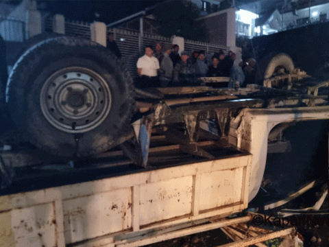 धरान १३ वेल्फेयर छेउमा टाटा पिकअप पल्टिदा १ जनाको मृत्यु, ११ घाइते (नामाबली सहित) धरान १३ वेल्फेयर छेउमा टाटा पिकअप पल्टिदा १ जनाको मृत्यु, ११ घाइते (नामाबली सहित)