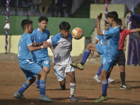 पिनाकल स्कुल र नेपाल पुलिस स्कुल निलो क्वाटर फाइनल प्रवेश पिनाकल स्कुल र नेपाल पुलिस स्कुल निलो क्वाटर फाइनल प्रवेश