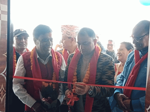 वराहक्षेत्रको चक्रघट्टीमा रहेको महेन्द्रनगर स्वास्थ्य चौकी साकेला अगाडीको नयाँ भवनबाट सेवा बिस्तार
