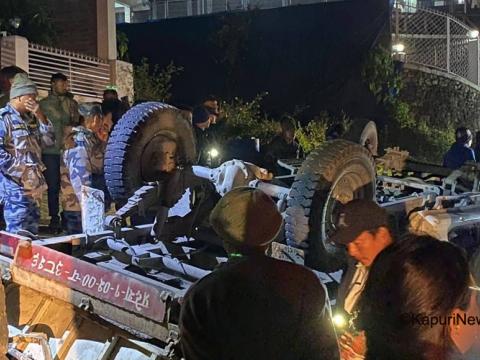 धरान १३ वेल्फेयर छेउमा टाटा पिकअप पल्टिदा १ जनाको मृत्यु, ११ घाइते (नामाबली सहित) धरान १३ वेल्फेयर छेउमा टाटा पिकअप पल्टिदा १ जनाको मृत्यु, ११ घाइते (नामाबली सहित)