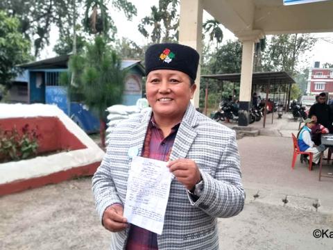 पुरुष पहिचान दिने सरिन, निर्वाचन कार्यालयमा महिला गोमा तामाङ पुरुष पहिचान दिने सरिन, निर्वाचन कार्यालयमा महिला गोमा तामाङ