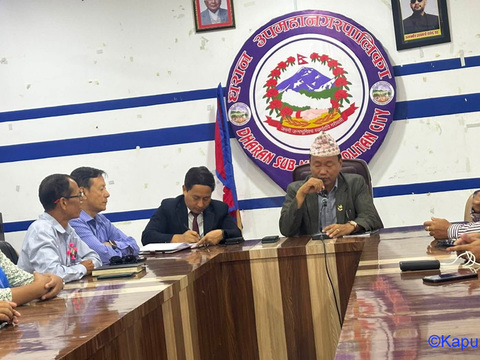 विजयपुर दरबार विवाद समाधानका लागि चुम्लुङ र संरक्षण सङ्घर्ष समितिसँग कावा नगर प्रमुख बेघाले गरे छलफल 