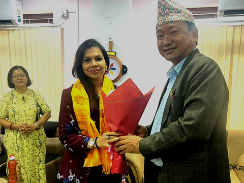 धरान उपमहानगरपालिकाद्वारा सगरमाथा आरोही प्रथम मारवाडी महिला प्रीति अग्रवाल सम्मानित 