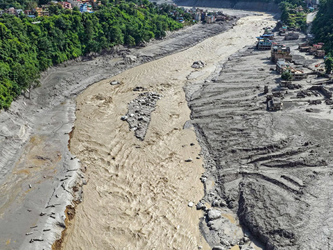 भोटेकोशी बाढीपछि धरान, इटहरी, वराहक्षेत्र, रामधुनी, भोक्राहा, कोशीका १५ जना सम्पर्कमा छैनन्