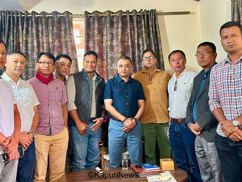 नेपाली काँग्रेस सभापति गगन थापालाई एकताबद्ध सिङ्गो काँग्रेस निर्माण गर्न सुनसरीका कार्यकर्ताको आग्रह नेपाली काँग्रेस सभापति गगन थापालाई एकताबद्ध सिङ्गो काँग्रेस निर्माण गर्न सुनसरीका कार्यकर्ताको आग्रह
