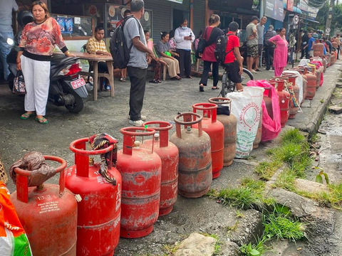 चुल्हो निभ्दा ब्युँझन सक्ने आक्रोश चुल्हो निभ्दा ब्युँझन सक्ने आक्रोश