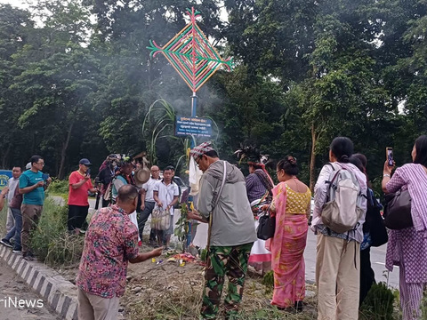 नयाँ सेउती पूल नजिक दुर्घटनाको जोखिमको ट्राफिक सचेतना गराउँदै सिलाम साक्मा नयाँ सेउती पूल नजिक दुर्घटनाको जोखिमको ट्राफिक सचेतना गराउँदै सिलाम साक्मा