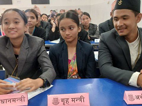 फुजीसान सगरमाथा स्कुलमा सङ्घीय संसद्को अभ्यास 