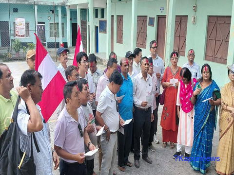 नेपाली काँग्रेसका कार्यकर्ताले पार्टी अनुशासन पालना गर्ने र निर्णय मान्ने पुनः प्रतिज्ञा गरे नेपाली काँग्रेसका कार्यकर्ताले पार्टी अनुशासन पालना गर्ने र निर्णय मान्ने पुनः प्रतिज्ञा गरे